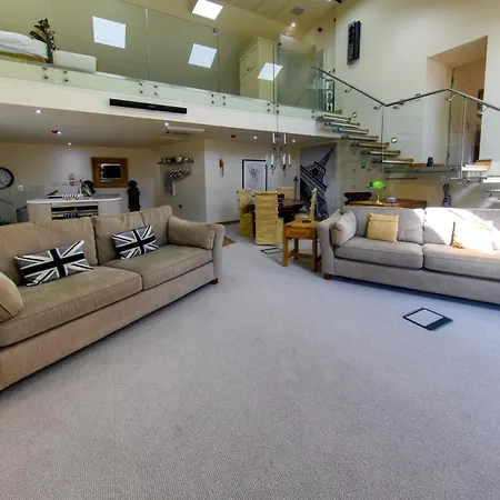 2 Bed In 65305 Apartment