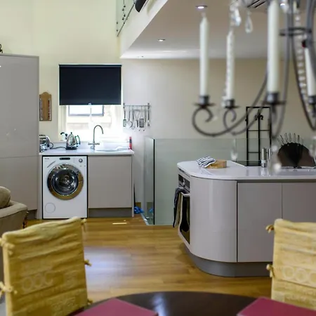 2 Bed In Oc-65305 דירה